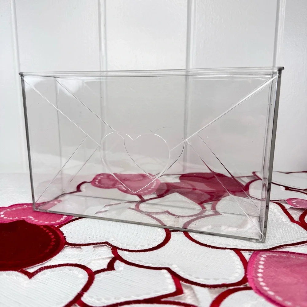 NEW Target Bullseye Playground Valentines Day Acrylic Envelope Vase